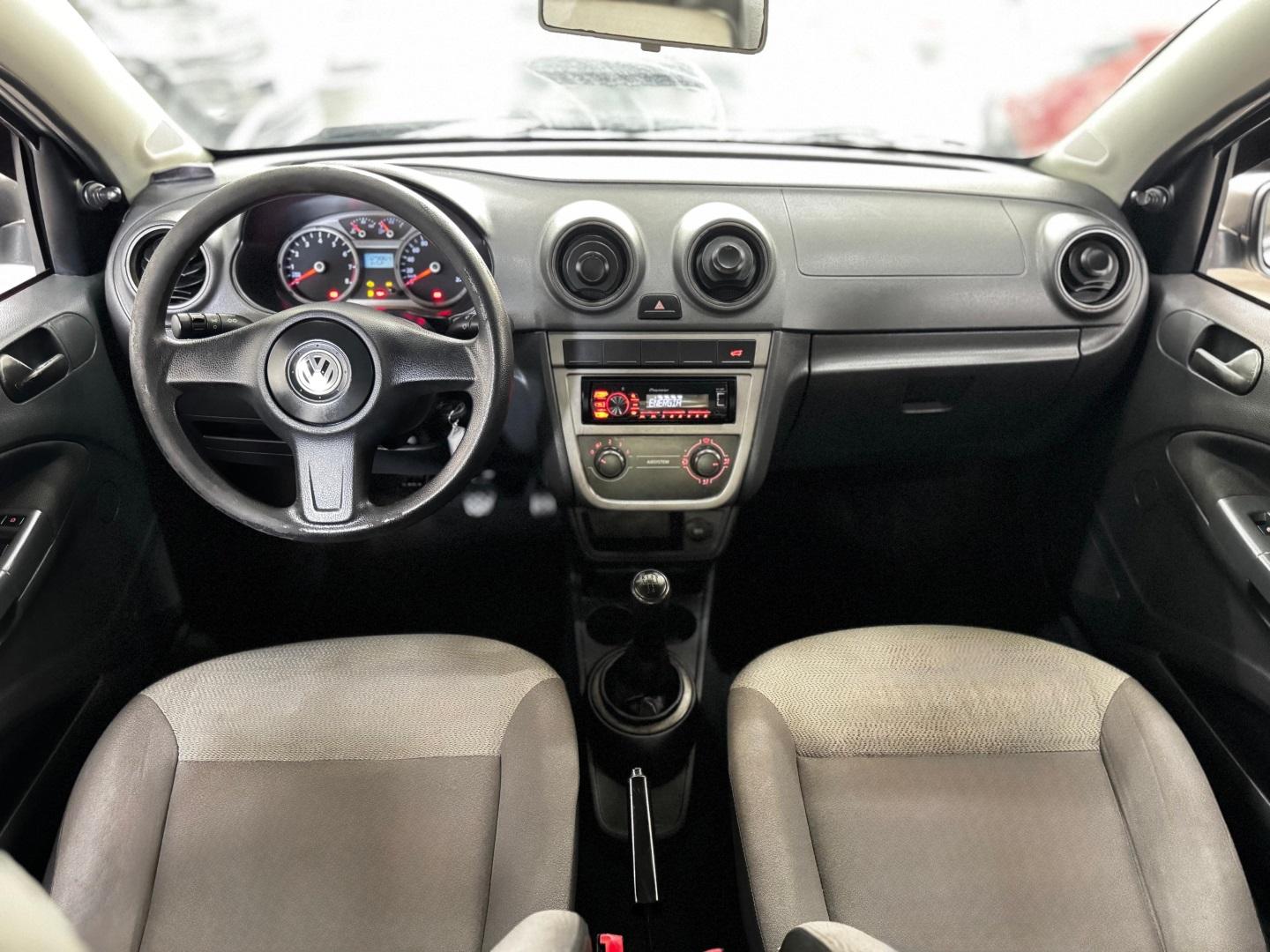 VOLKSWAGEN Voyage - Foto