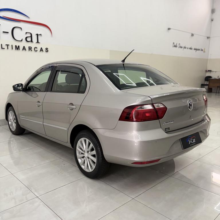 VOLKSWAGEN Voyage - Foto