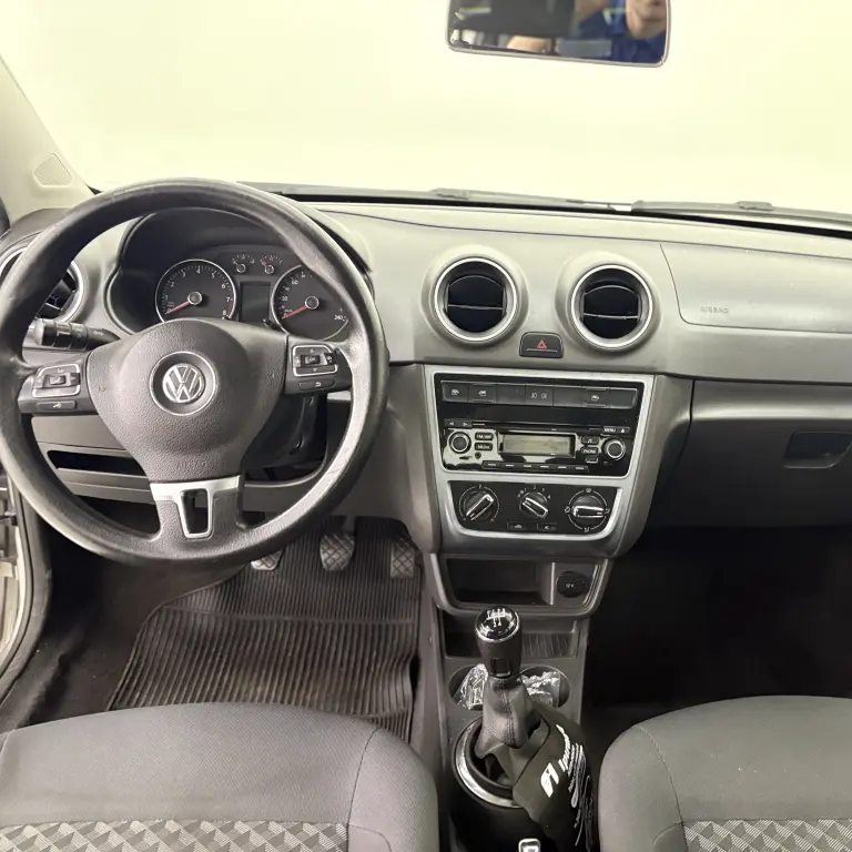 VOLKSWAGEN Voyage - Foto