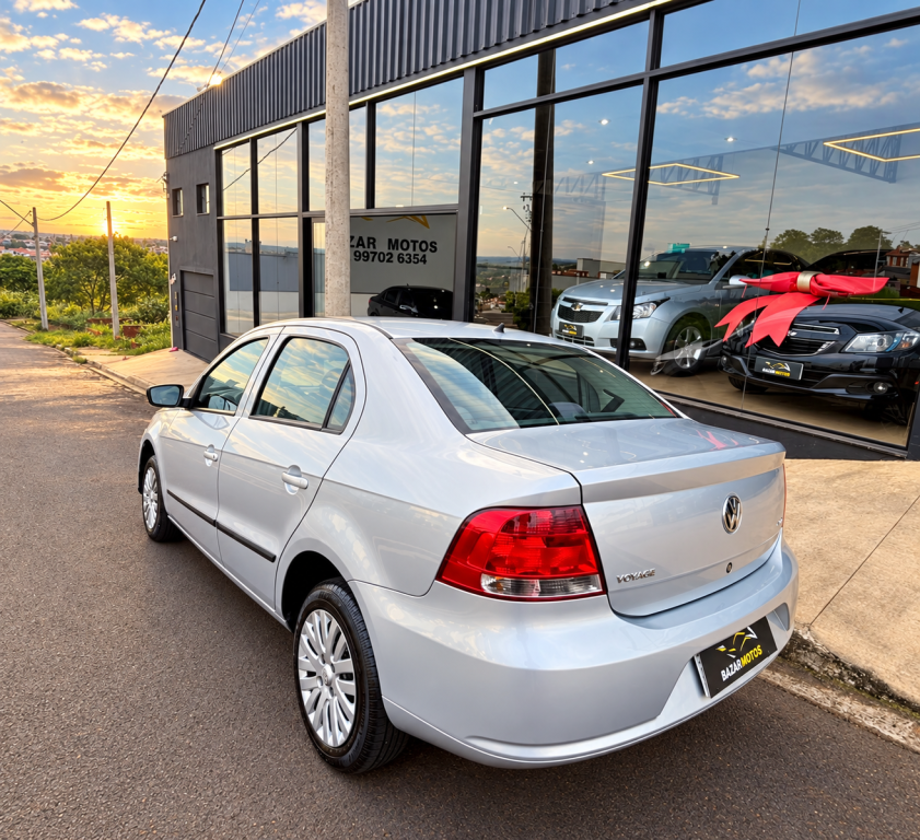 VOLKSWAGEN Voyage - Foto