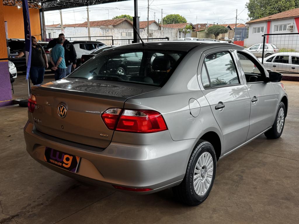 VOLKSWAGEN Voyage - Foto