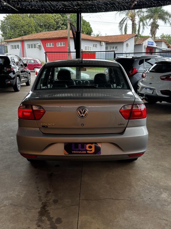 VOLKSWAGEN Voyage - Foto