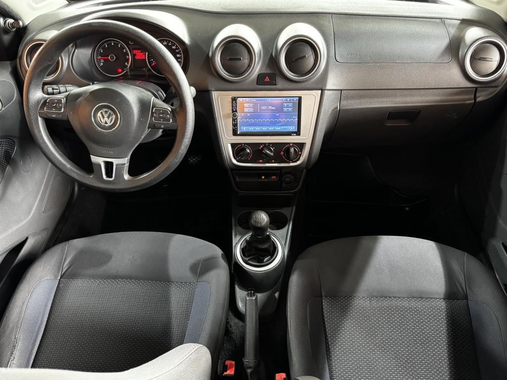VOLKSWAGEN Voyage - Foto