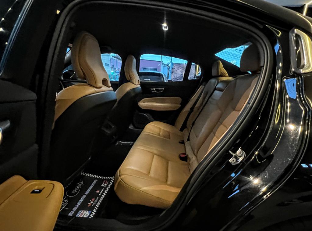 VOLVO S60 - Foto