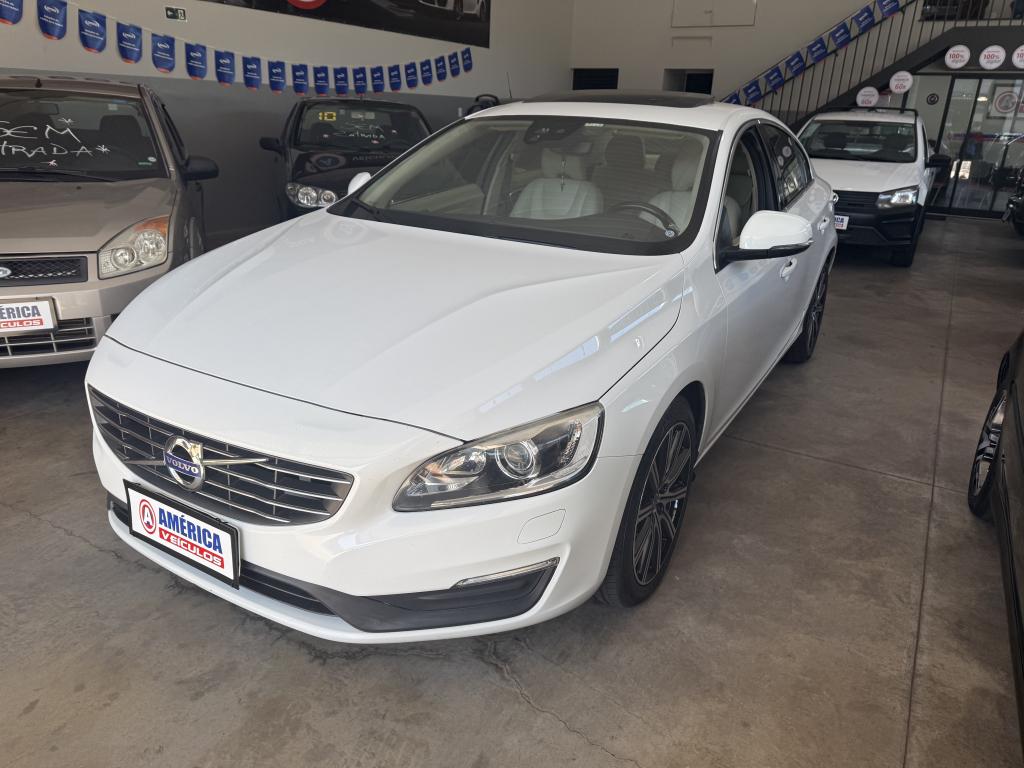 VOLVO S60 - Foto