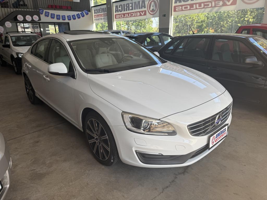 VOLVO S60 - Foto