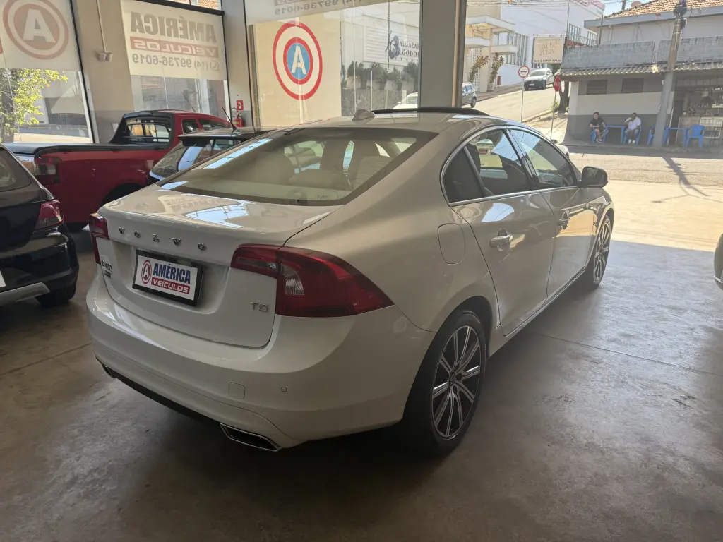 VOLVO S60 - Foto