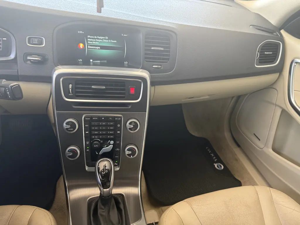 VOLVO S60 - Foto