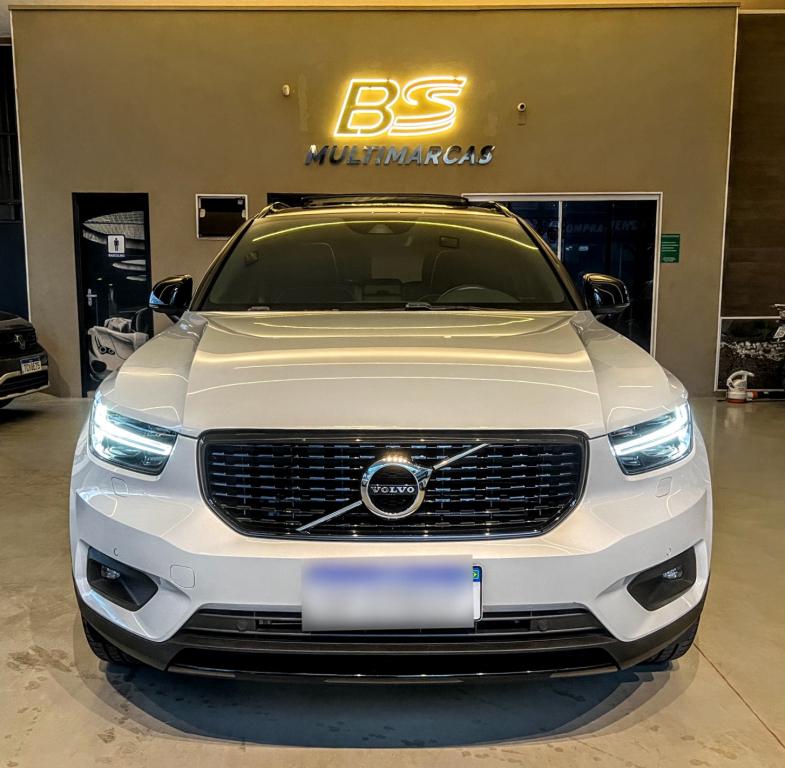 VOLVO XC40 - Foto
