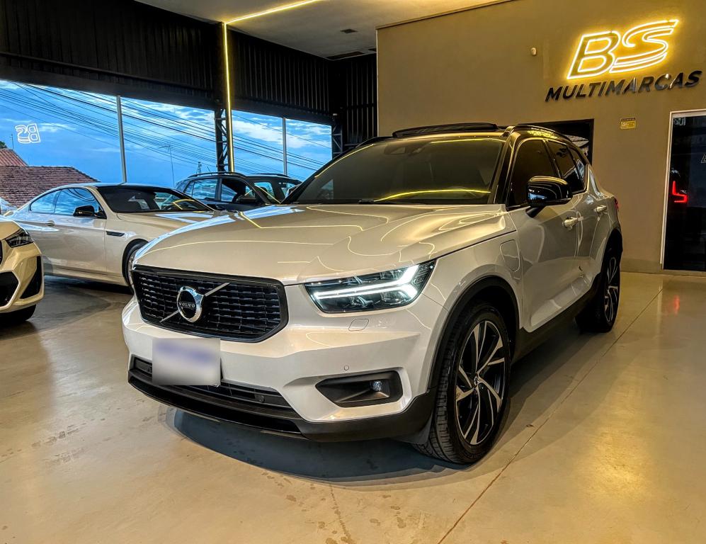 VOLVO XC40 - Foto