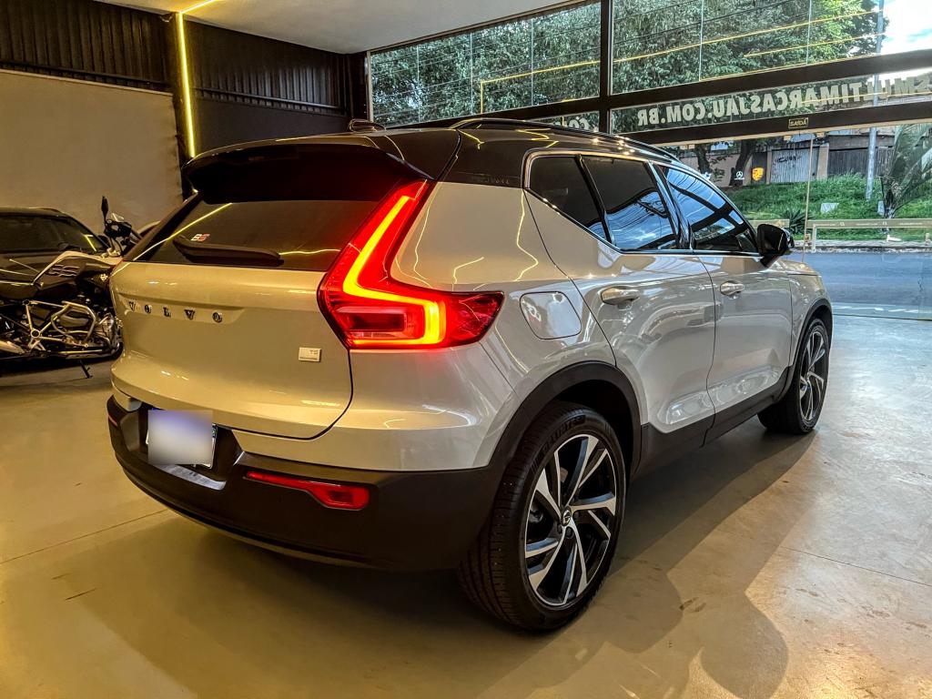 VOLVO XC40 - Foto