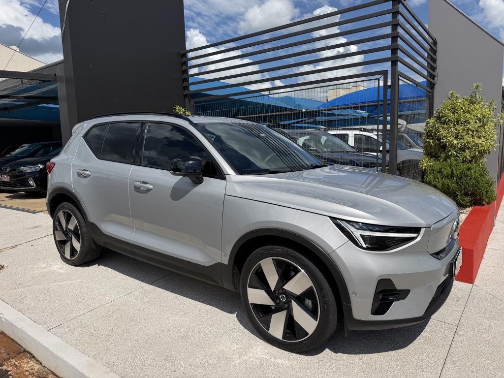 VOLVO XC40 - Foto