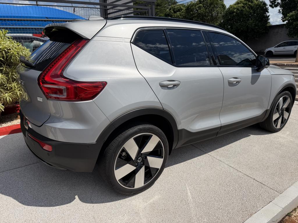 VOLVO XC40 - Foto