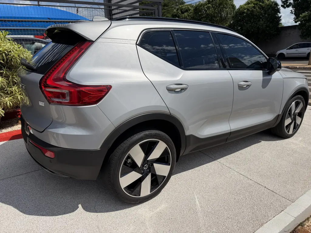 VOLVO XC40 - Foto