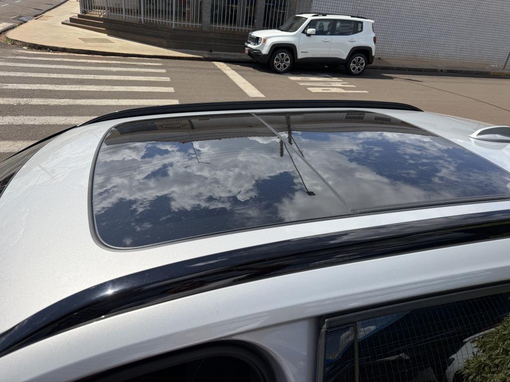 VOLVO XC40 - Foto