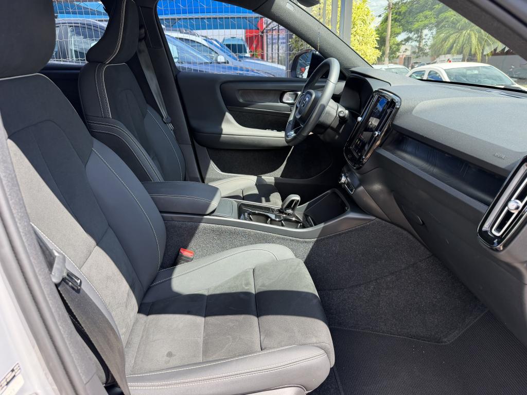 VOLVO XC40 - Foto
