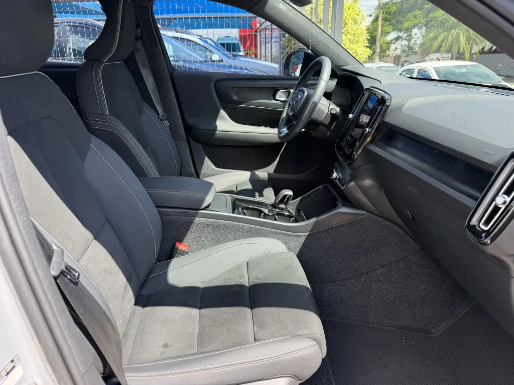 VOLVO XC40 - Foto