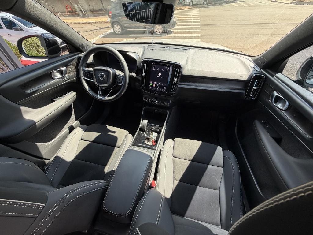 VOLVO XC40 - Foto