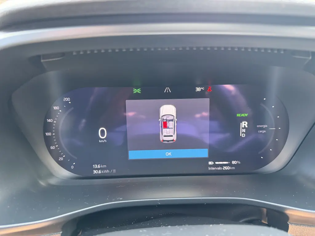 VOLVO XC40 - Foto
