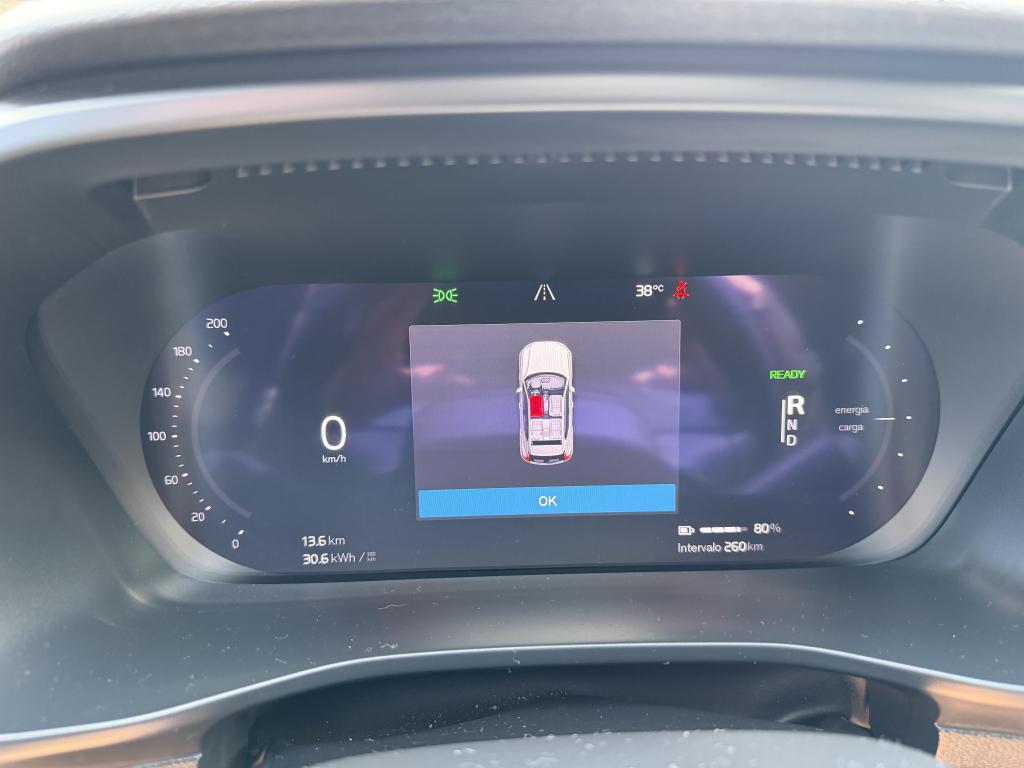 VOLVO XC40 - Foto