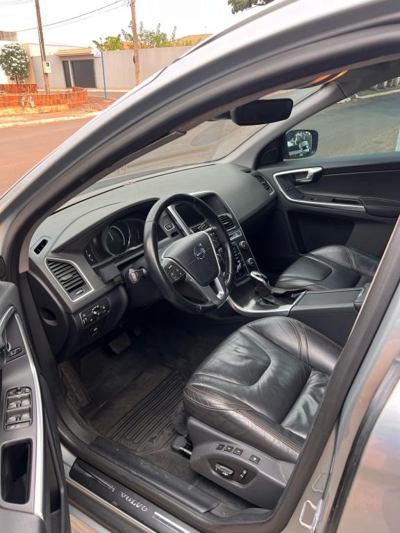 VOLVO XC60 - Foto