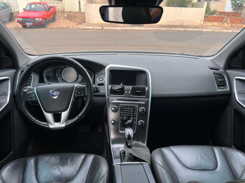 VOLVO XC60 - Foto