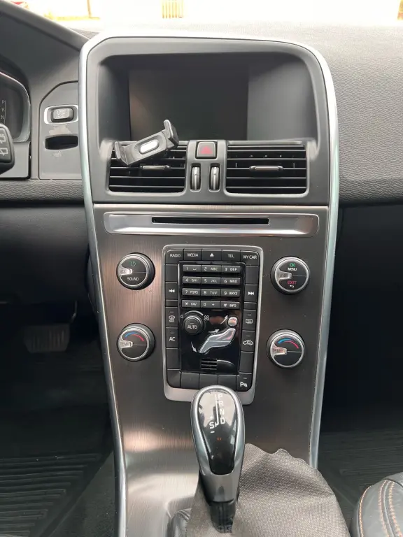 VOLVO XC60 - Foto