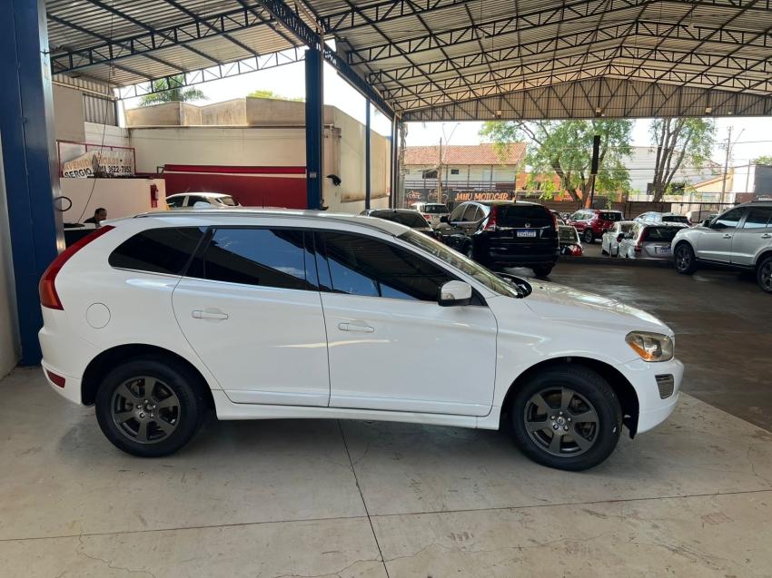 VOLVO XC60 - Foto