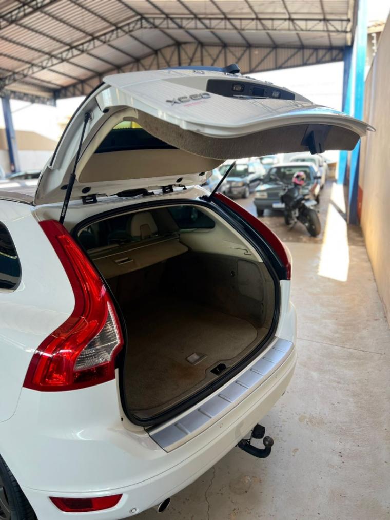 VOLVO XC60 - Foto