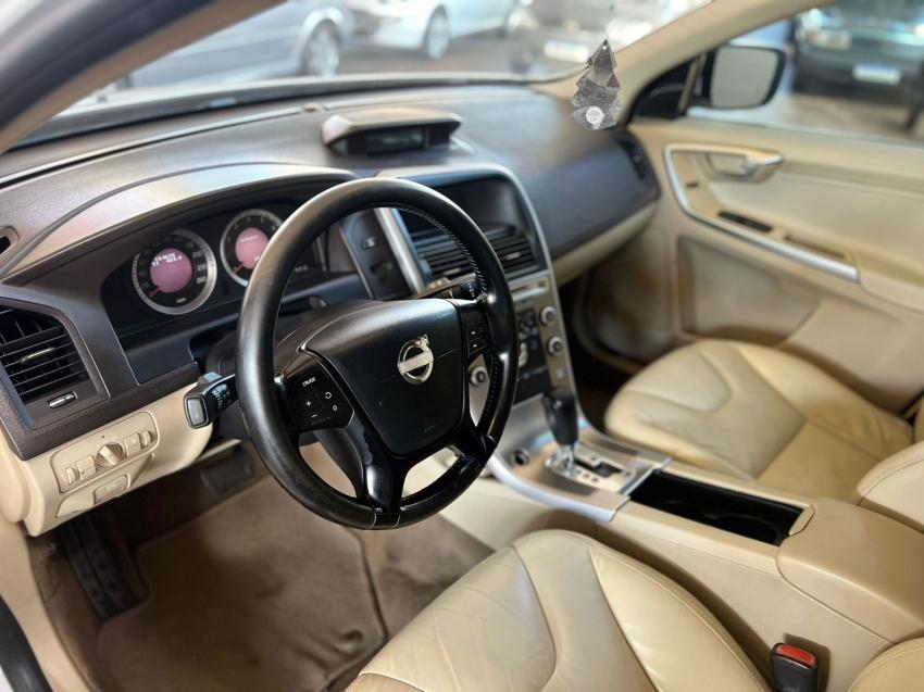 VOLVO XC60 - Foto