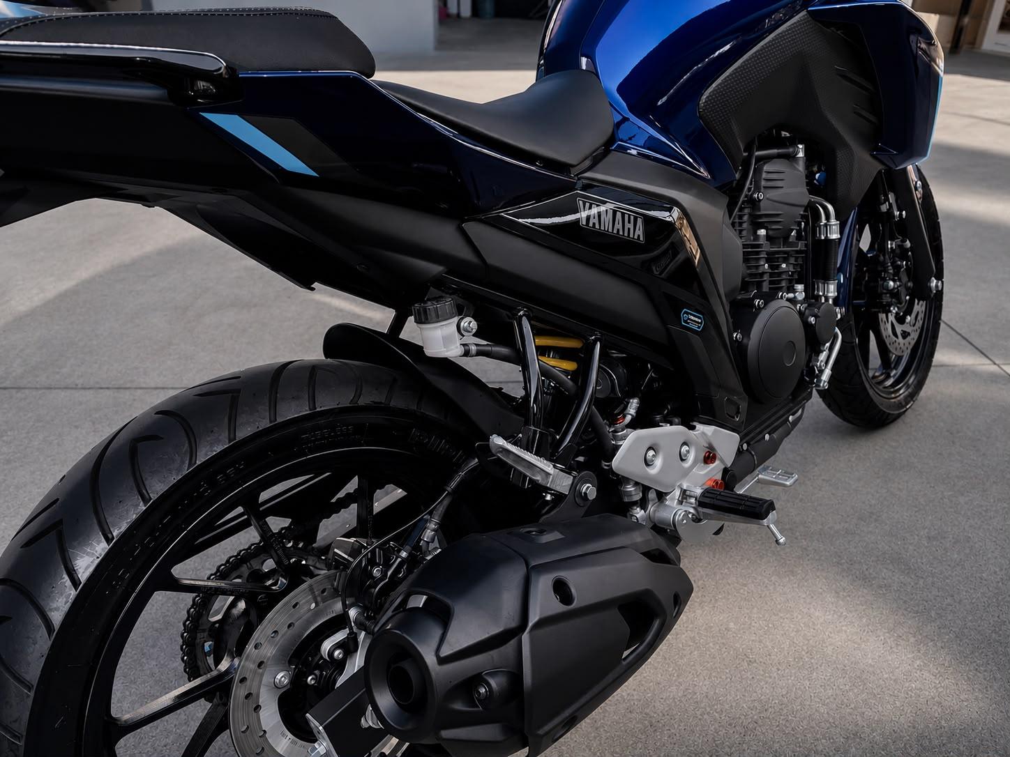 YAMAHA Fazer 600 - Foto