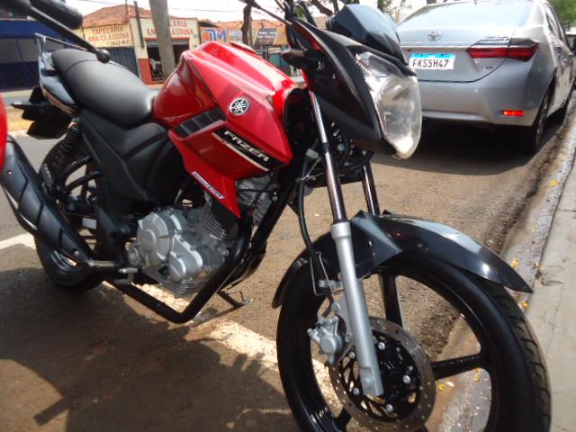 YAMAHA Fazer YS 150 - Foto