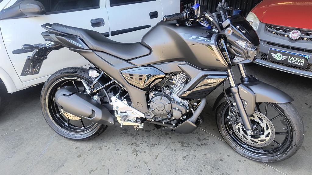 YAMAHA FZ 15 Fazer