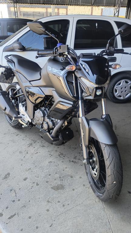 YAMAHA FZ 15 Fazer - Foto