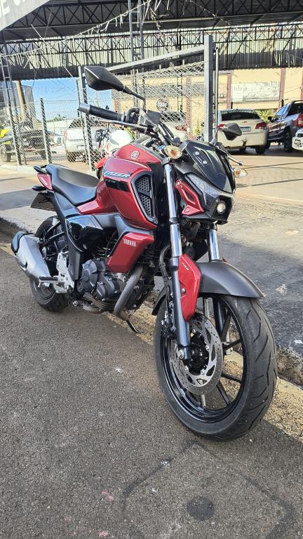 YAMAHA FZ 15 Fazer - Foto