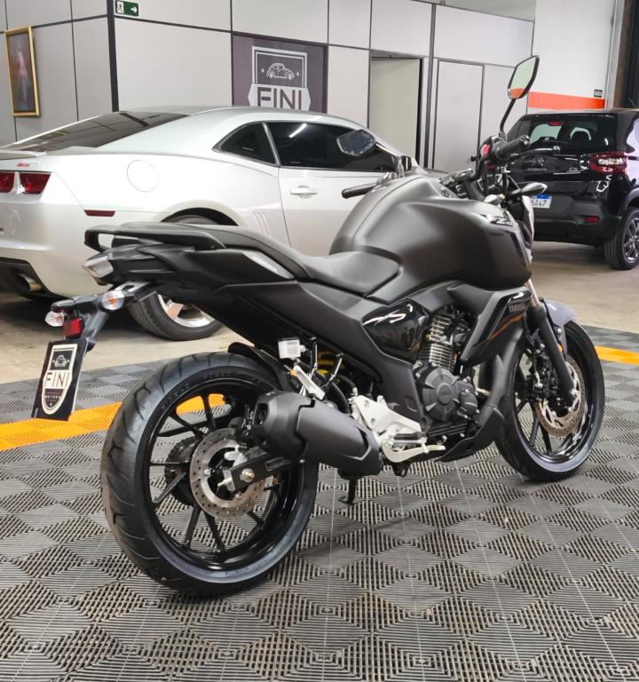 YAMAHA FZ 15 Fazer - Foto