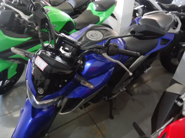 YAMAHA FZ 25 250 Fazer Flex - Foto