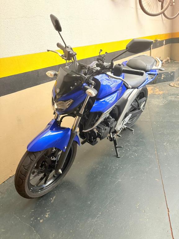 YAMAHA FZ 25 250 Fazer Flex - Foto