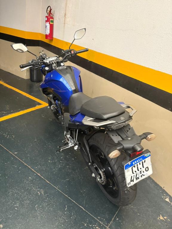 YAMAHA FZ 25 250 Fazer Flex - Foto