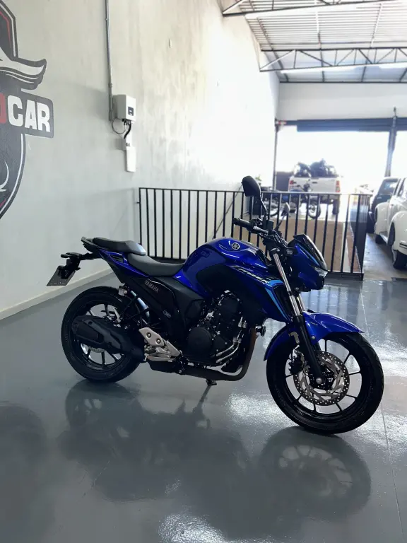 YAMAHA FZ 25 250 Fazer Flex - Foto