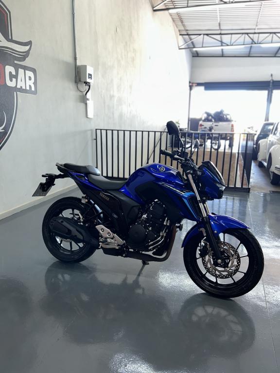 YAMAHA FZ 25 250 Fazer Flex - Foto