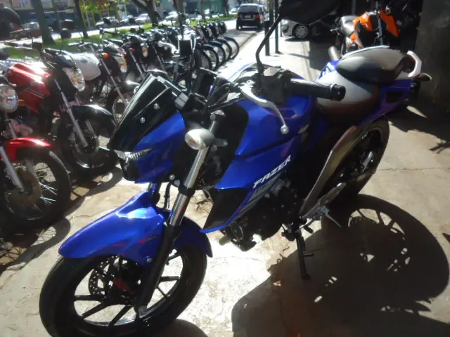 YAMAHA FZ 25 250 Fazer Flex - Foto