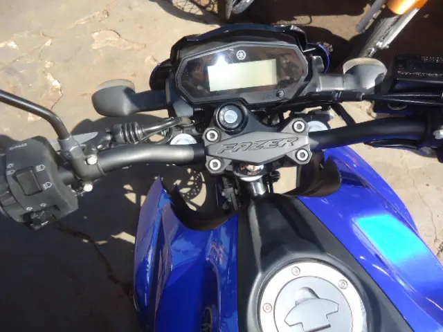 YAMAHA FZ 25 250 Fazer Flex - Foto
