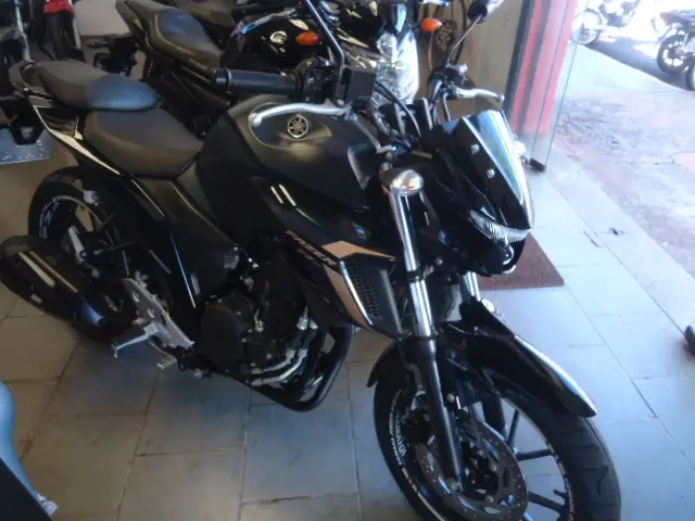 YAMAHA FZ 25 250 Fazer Flex - Foto
