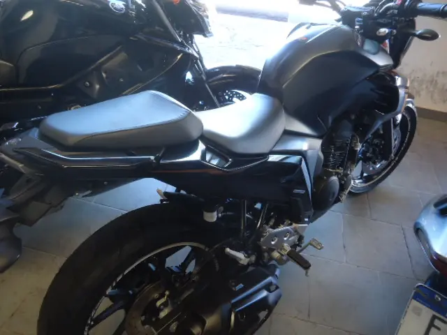 YAMAHA FZ 25 250 Fazer Flex - Foto
