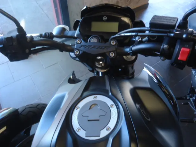YAMAHA FZ 25 250 Fazer Flex - Foto