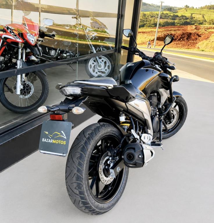 YAMAHA FZ 25 250 Fazer Flex - Foto