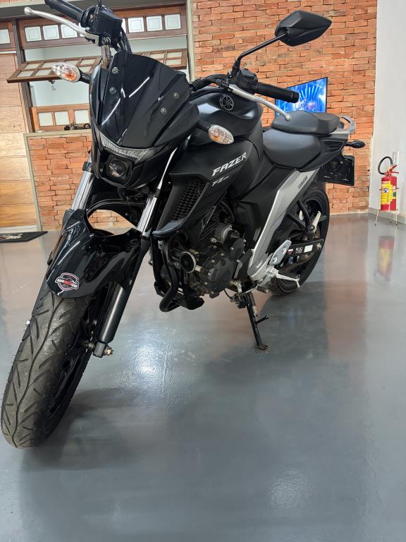 YAMAHA FZ 25 250 Fazer Flex - Foto