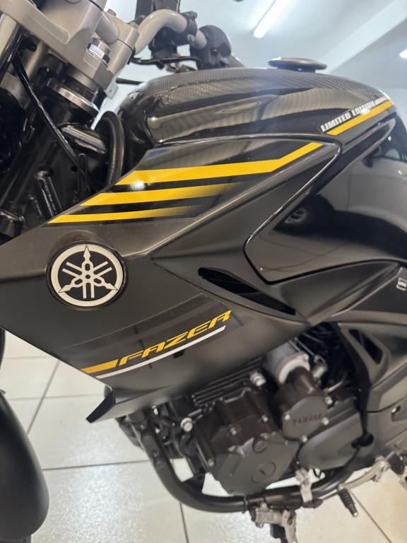 YAMAHA FZ 25 250 Fazer Flex - Foto