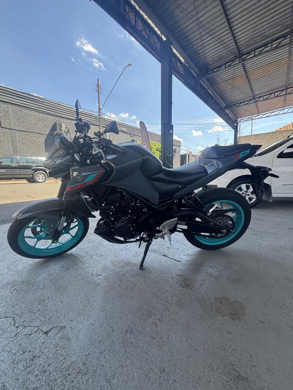 YAMAHA MT-03 300 - Foto